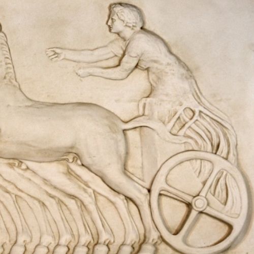 Eos im Streitwagen Flachrelief (Links)