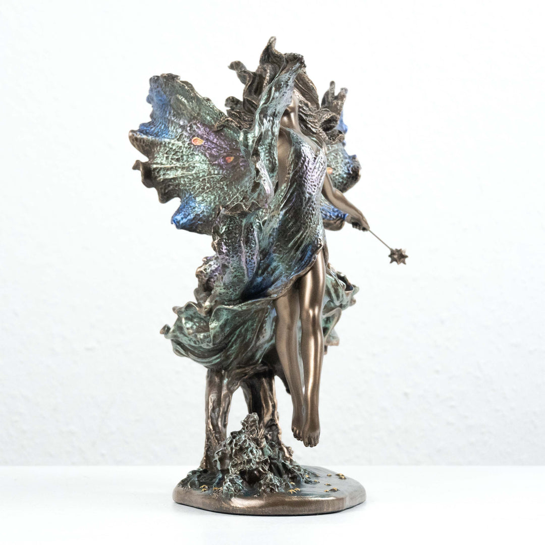 Fee Statue Where Moonbeams Fall von Josephine Wall (Kaltguss-Bronze Skulptur)