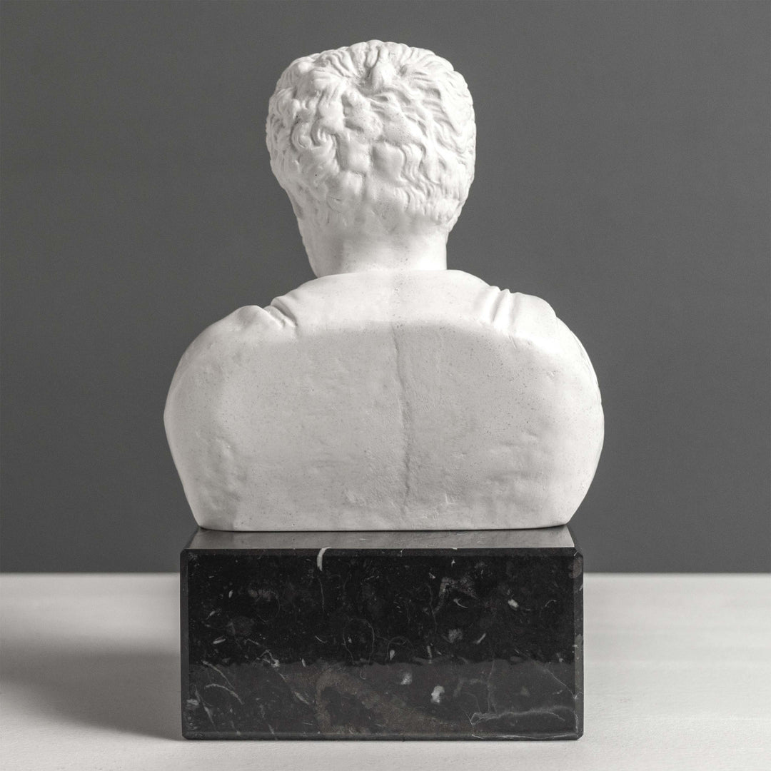 Marcus Aurelius Büste – Buchstütze mit schwarzem Marmorsockel