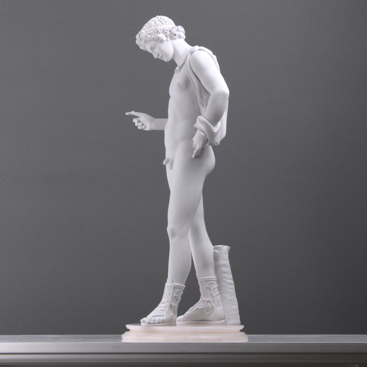 Narzissen Garten Statue