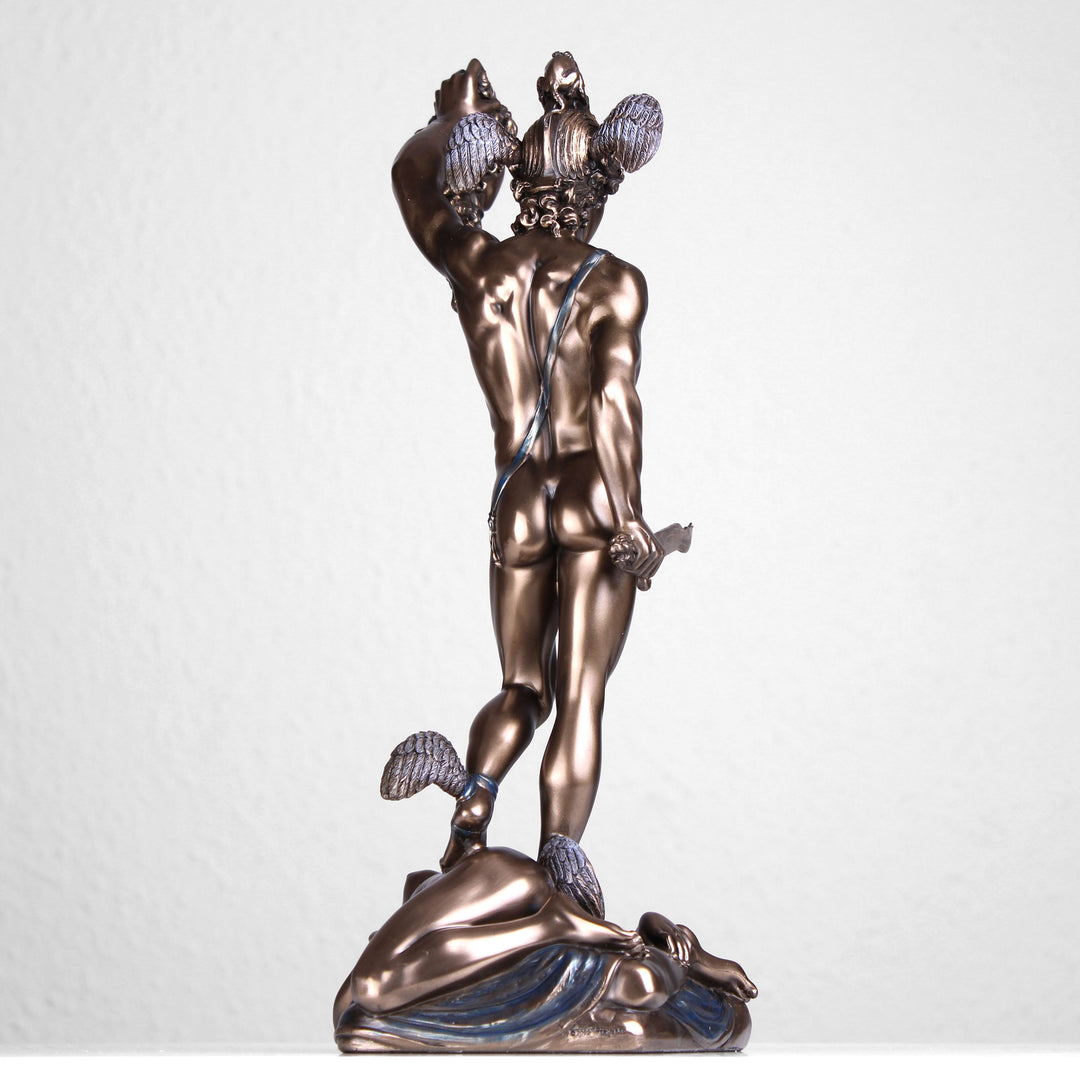 Perseus mit Medusakopf (Bronzierte Skulptur aus Kunstharz)