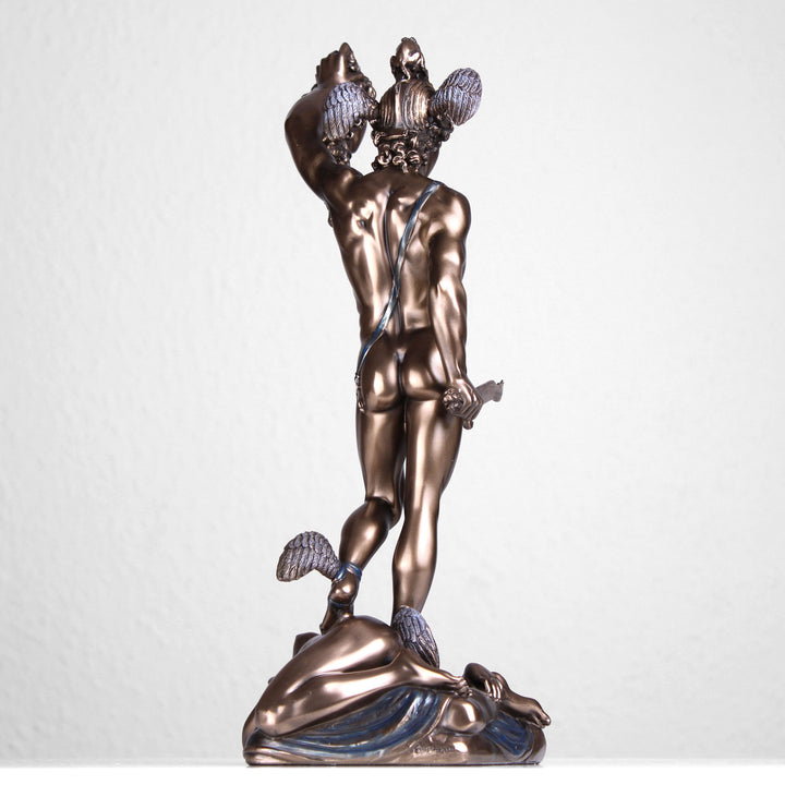 Perseus mit Medusakopf (Bronzierte Skulptur aus Kunstharz)
