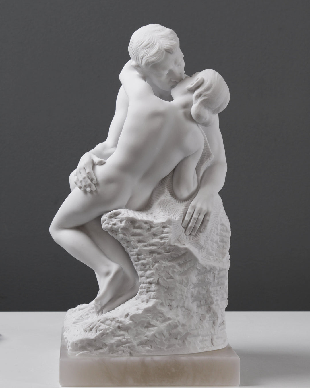 Der Kuss Statue - Liebespaar Skulptur von Rodin
