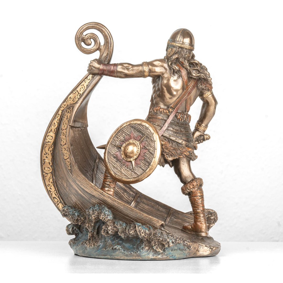Wikinger-Krieger Statue mit Schwert und Langschiff (Kaltgussbronze-Skulptur)