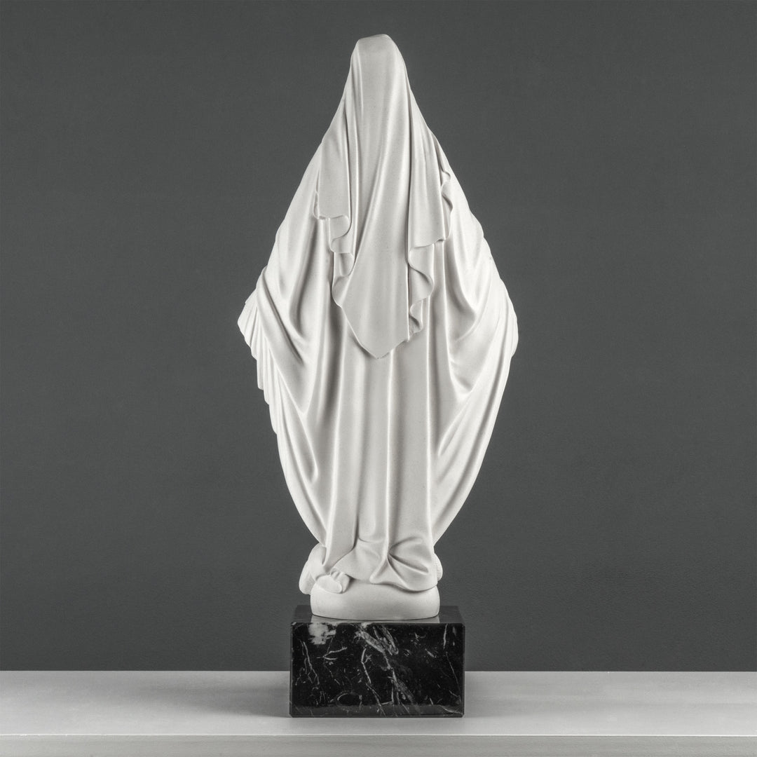 Jungfrau-Maria-Statue – Unsere Liebe Frau von der Gnade (auf schwarzem Marmorsockel)