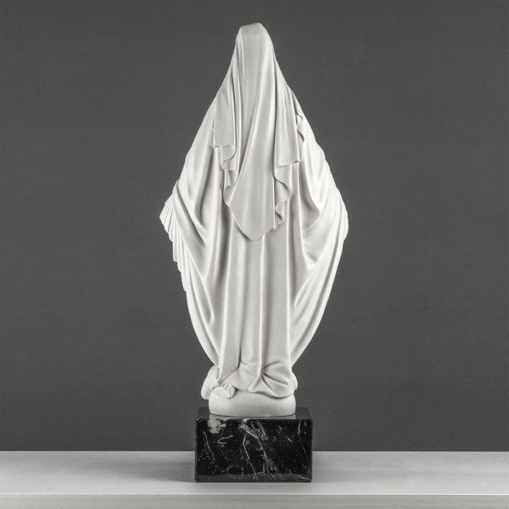 Jungfrau-Maria-Statue – Unsere Liebe Frau von der Gnade (auf schwarzem Marmorsockel)