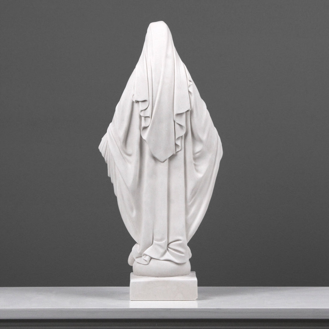Jungfrau Maria Gartenstatue