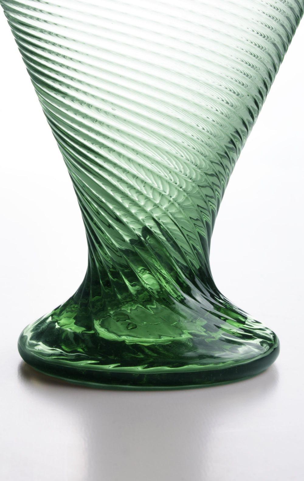 Römischer Glasbecher mit linearem Relief (Groß) im Set von 2