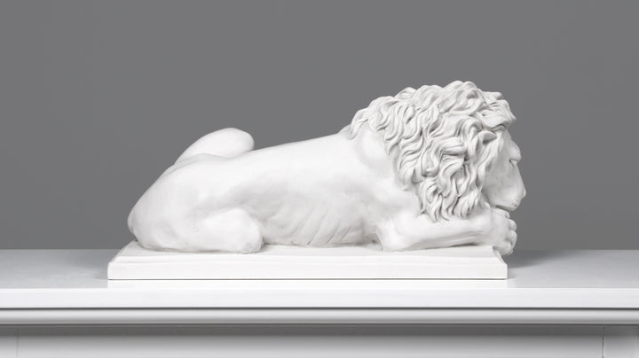 Große Löwen Statuen im Paar