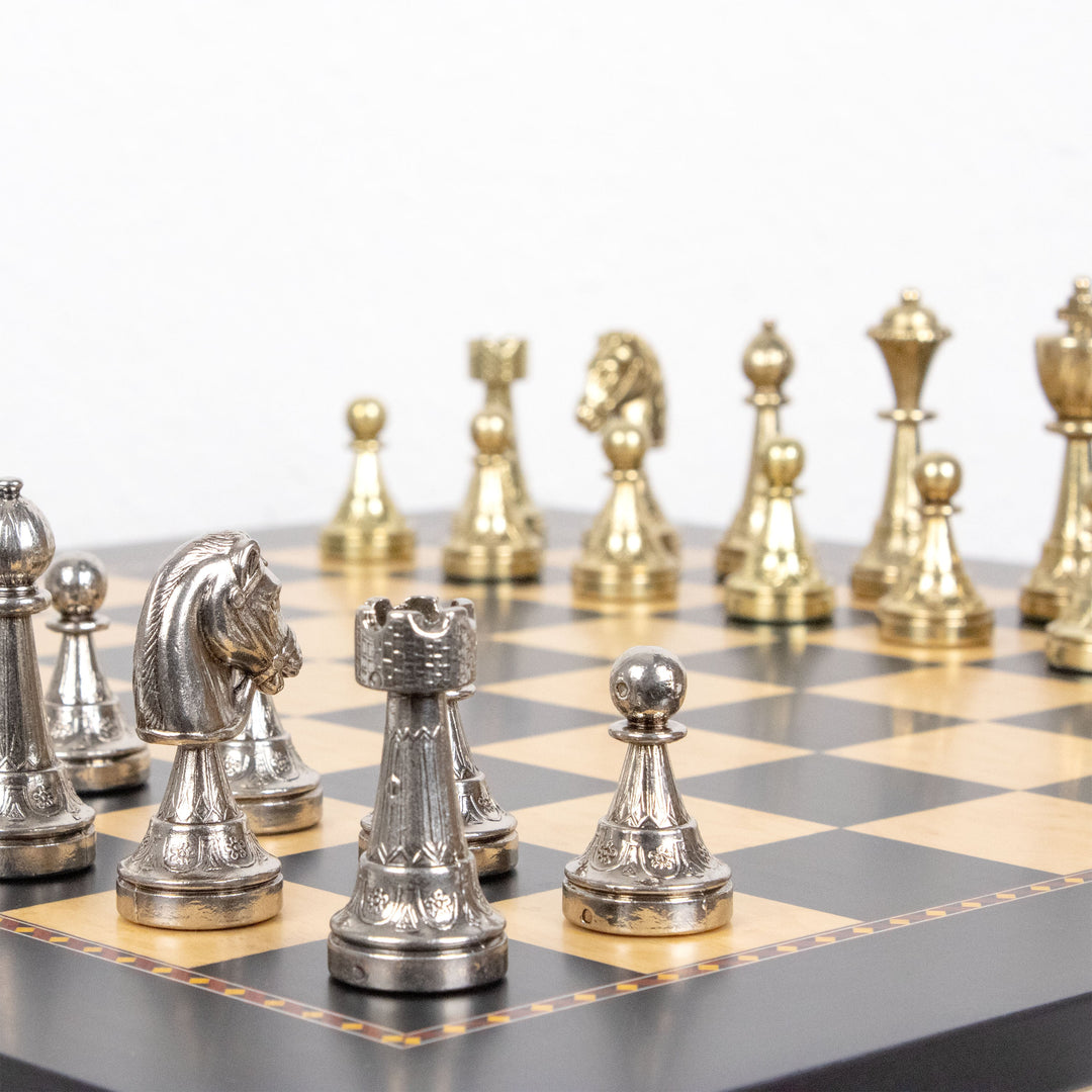 Italfama Staunton Schachset aus Metall mit Premium Queen’s Gambit Holzbrett