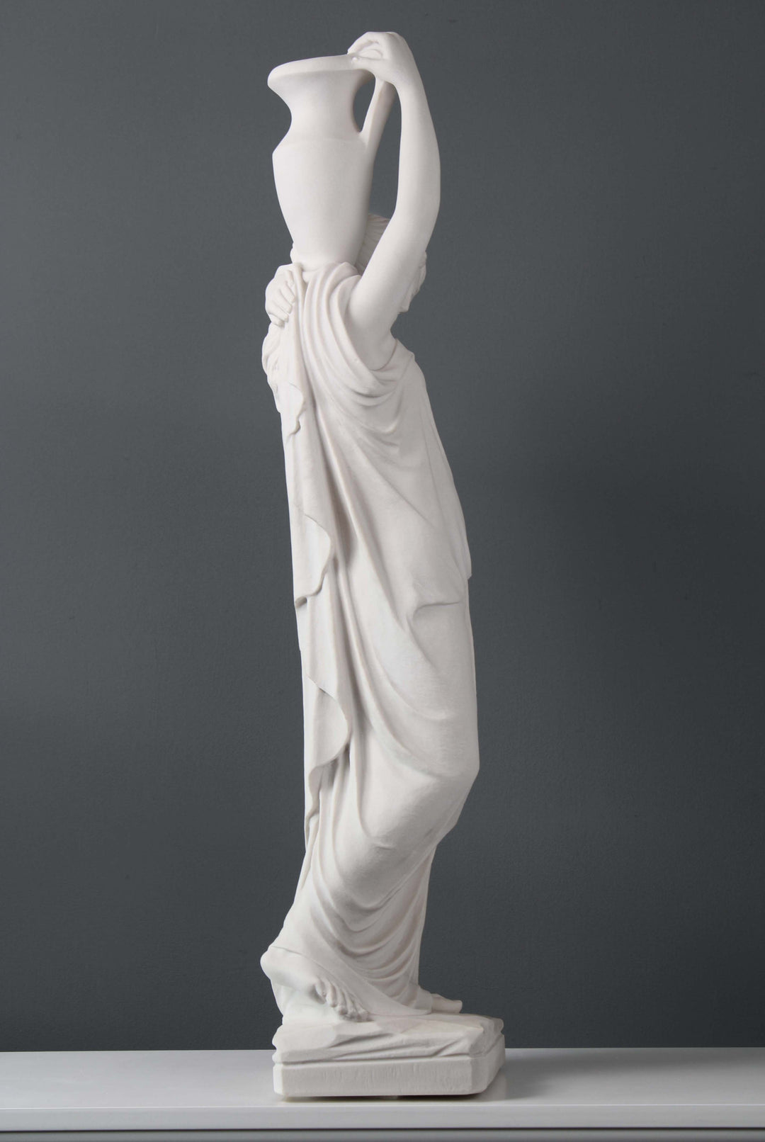 Venus als Wassertraegerin Statue (Mittel)