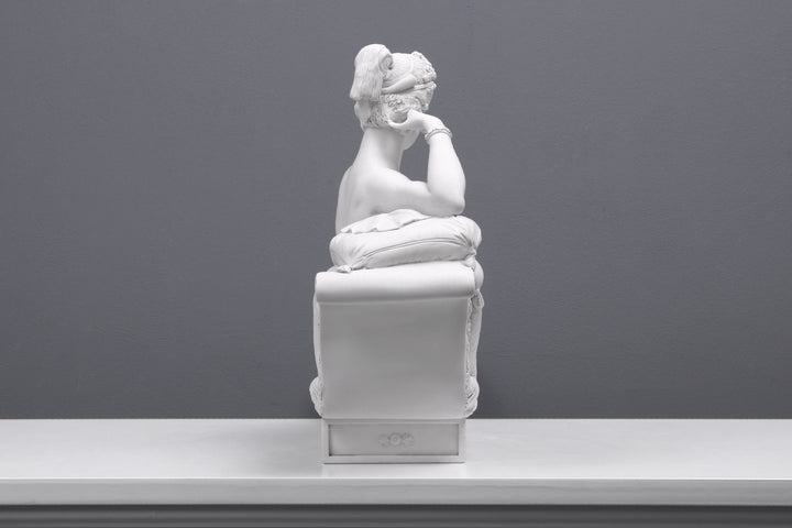 Paulina Borghese als Venus Statue (Klein)