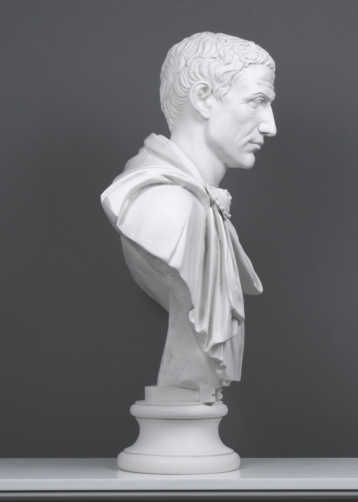 Julius Caesar Büste (in Toga)