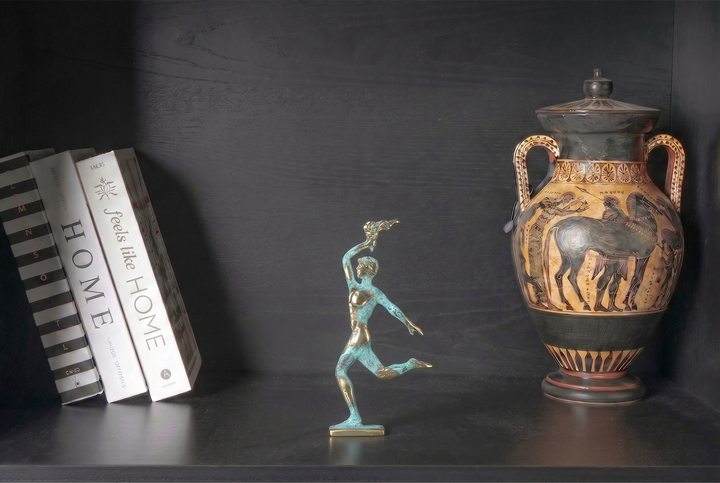 Siegerathlet Statue — Läufer mit Fackel (Messingskulptur)