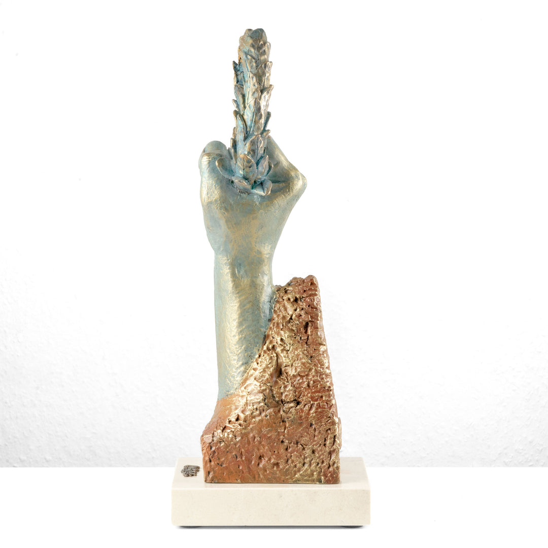 Championfigur „Proelior“ von Anglada auf Marmorsockel