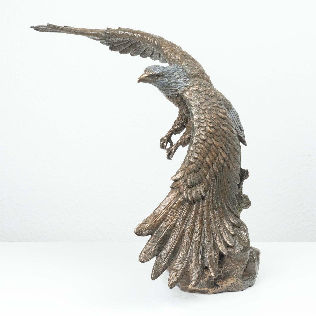 Adler Fliegend (Bronzierte Skulptur aus Kunstharz)