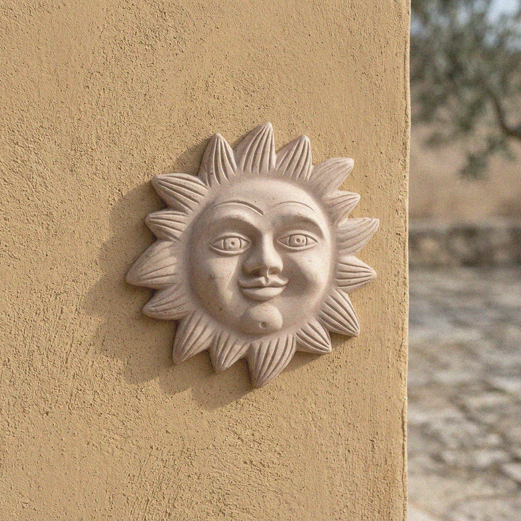 Italienisches Terrakotta Sonnenrelief