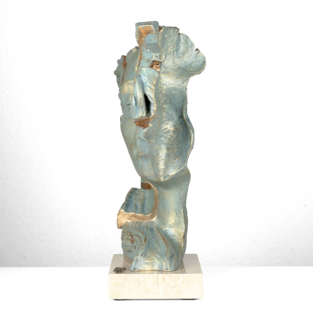 Liebespaarfigur „Approaching Kiss“ von Anglada auf Marmorsockel