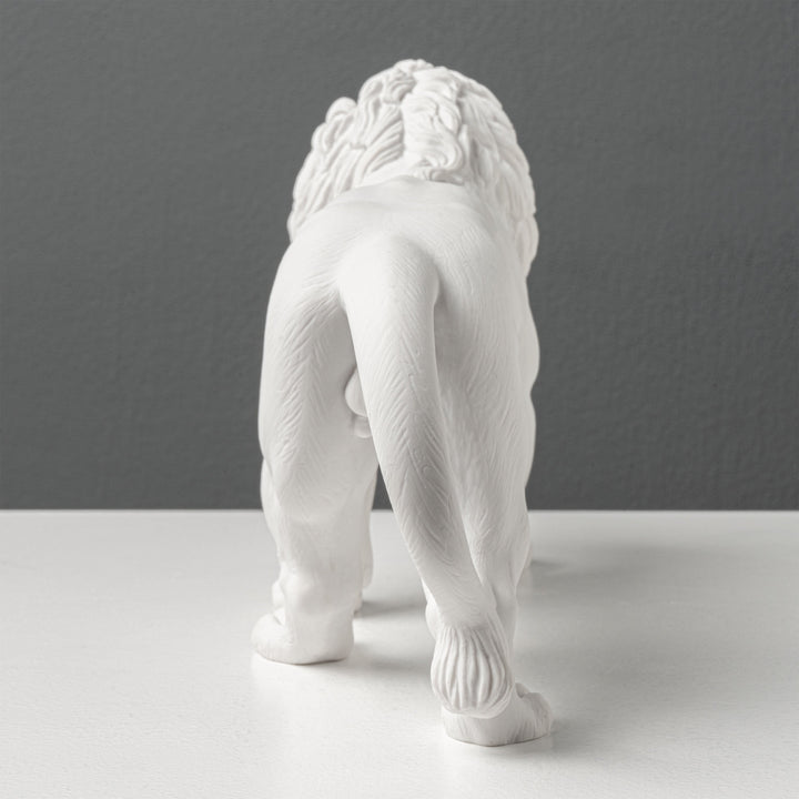 Majestatischer Lowe Statue — Stehend