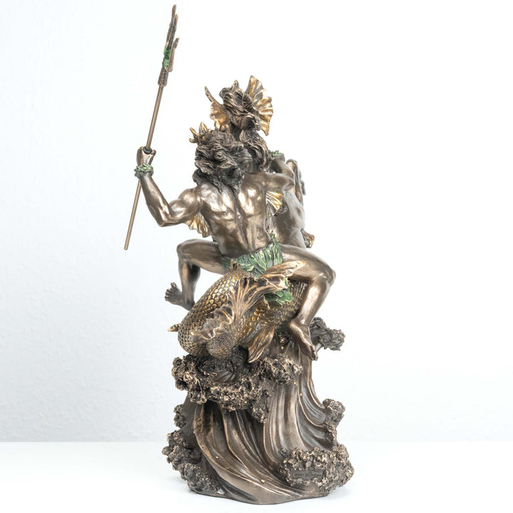 Poseidon auf Meerpferd (Bronzierte Skulptur aus Kunstharz)