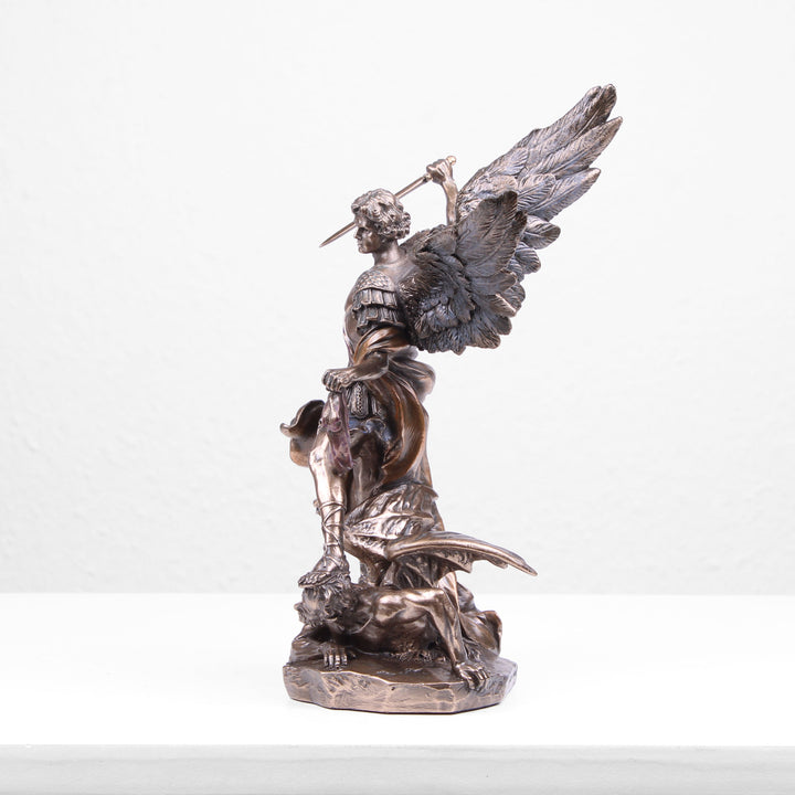 Heiliger Michael Skulptur (Kaltguss-Bronze Statue)