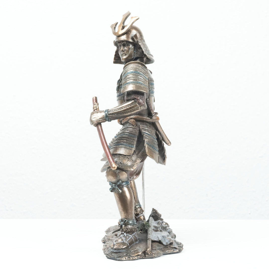 Samurai Krieger mit O-Yoroi (Bronzierte Skulptur aus Kunstharz)
