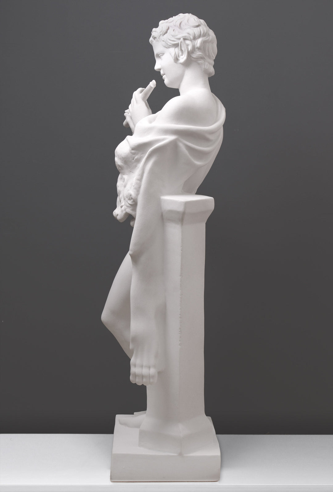 Satyr mit Floete Statue
