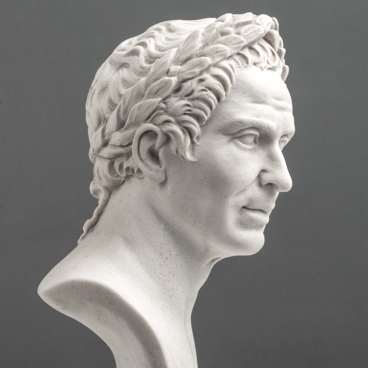 Julius-Caesar-Büste – Mit Lorbeerkranz des Sieges