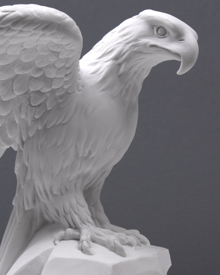 Adler Skulptur