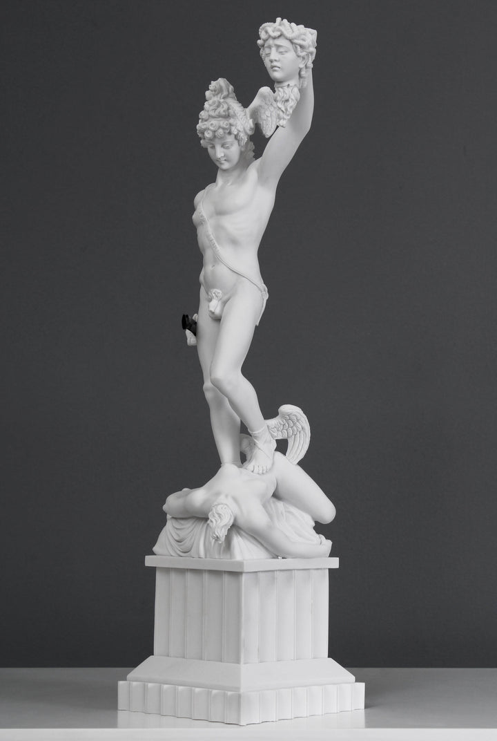 Statue von Perseus mit dem Kopf der Medusa