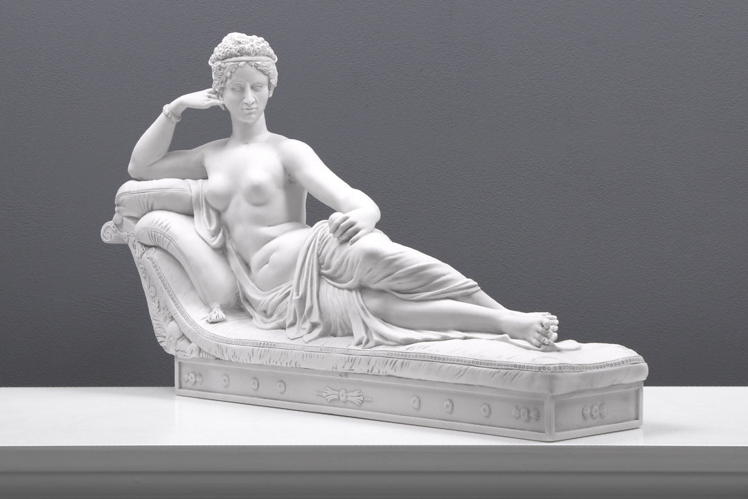 Paulina Borghese als Venus Statue (Klein)