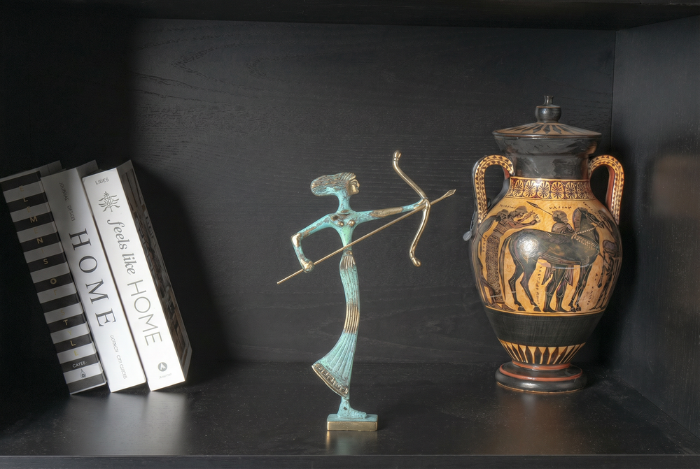 Artemis Statue — Griechische Göttin der Jagd mit Bogen (Klein, Messingskulptur)