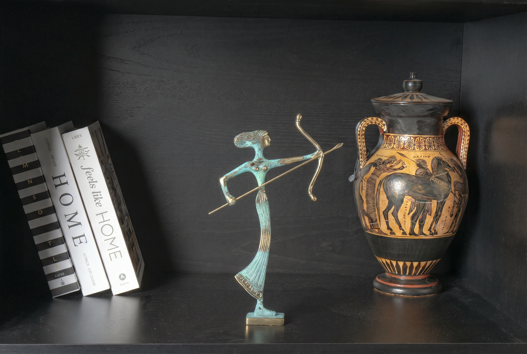 Artemis Statue — Griechische Göttin der Jagd mit Bogen (Klein, Messingskulptur)