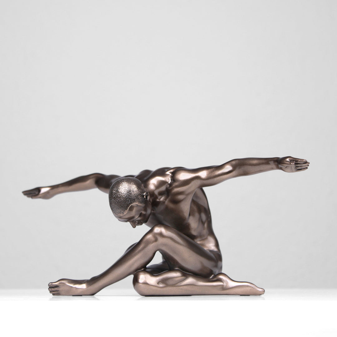 Athlet (Bronzierte Skulptur aus Kunstharz)
