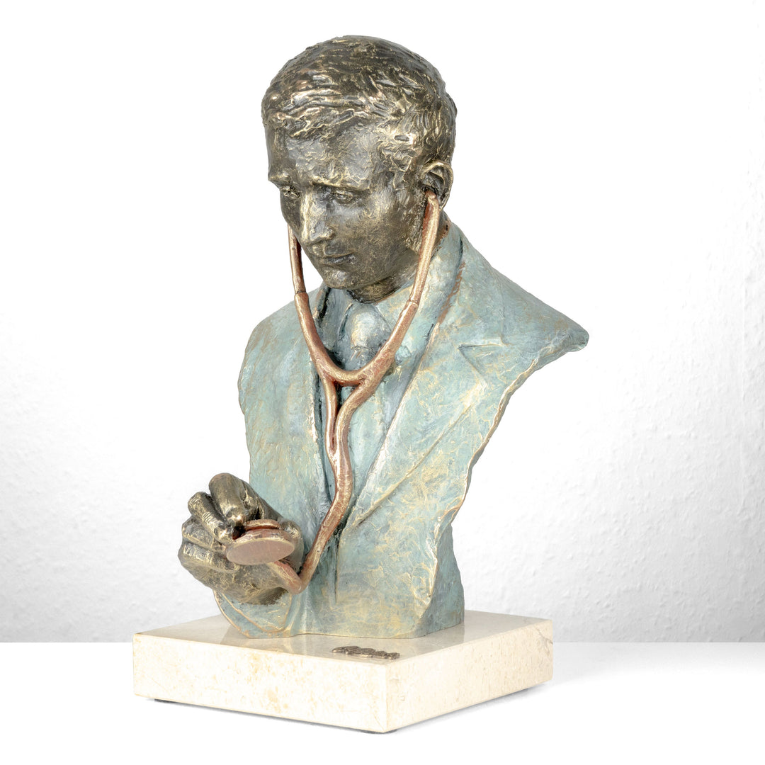 Arztfigur von Anglada auf Marmorsockel