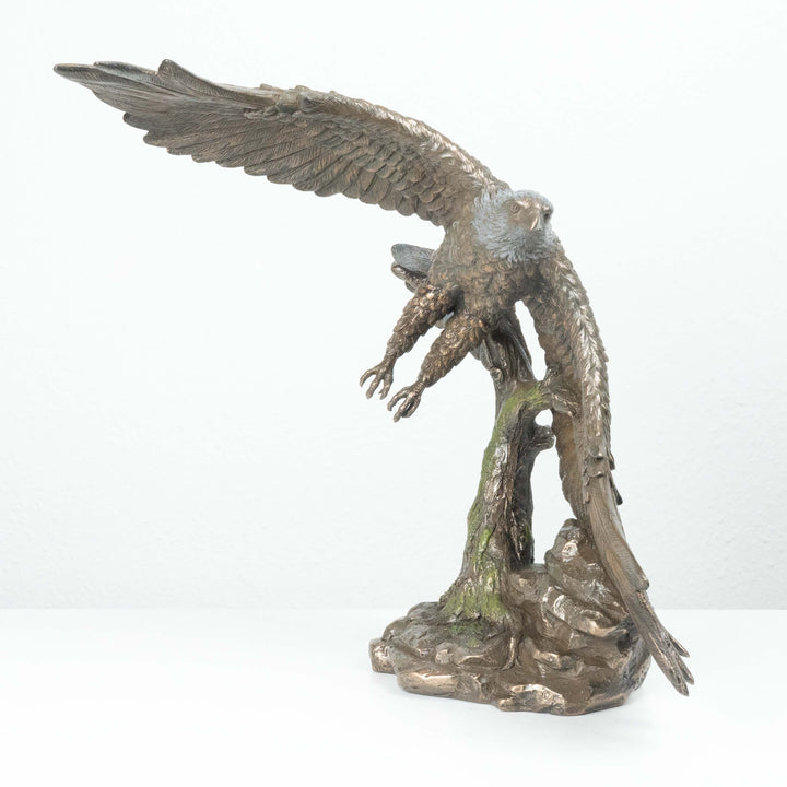 Adler Fliegend (Bronzierte Skulptur aus Kunstharz)