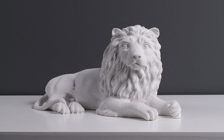 Liegender Löwe Statue