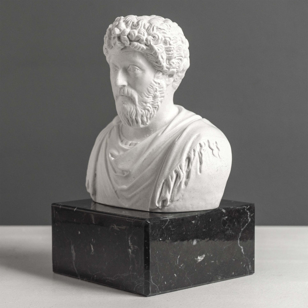 Marcus Aurelius Büste – Buchstütze mit schwarzem Marmorsockel