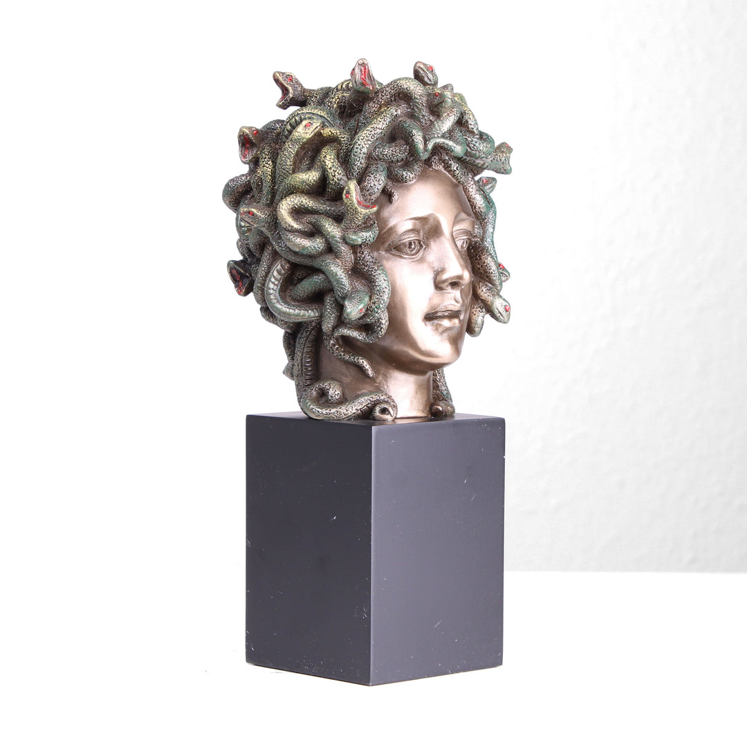 Medusa Kopf (Bronzierte Skulptur aus Kunstharz)