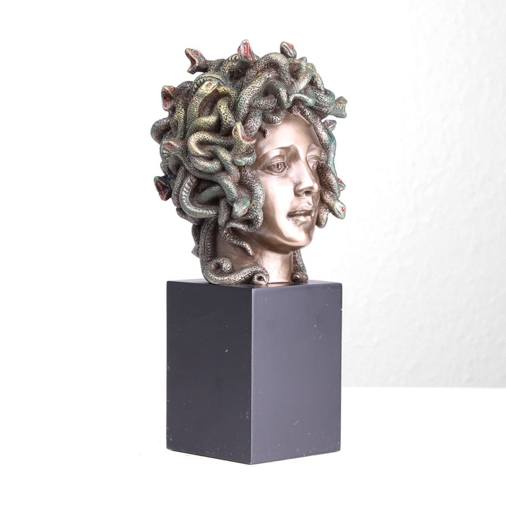 Medusa Kopf (Bronzierte Skulptur aus Kunstharz)