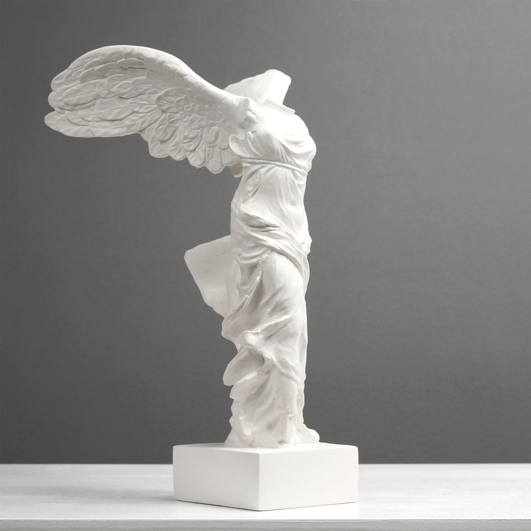Nike Göttin des Sieges Statue (Kunstharz)