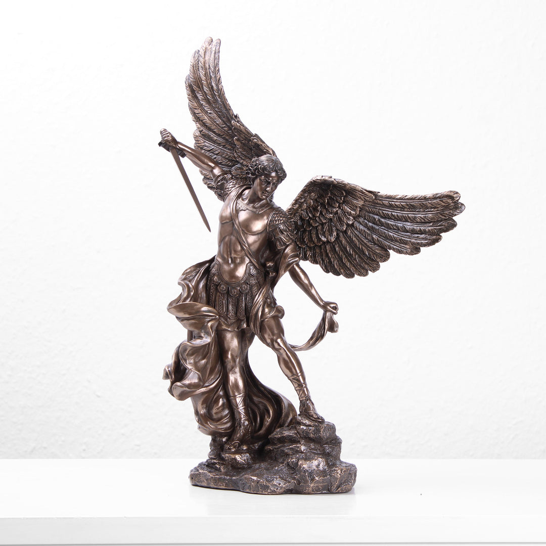 Heiliger Michael Erzengel Skulptur (Kaltguss-Bronze Statue)