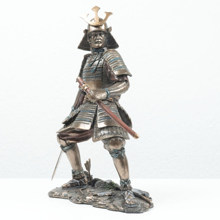 Samurai Krieger mit O-Yoroi (Bronzierte Skulptur aus Kunstharz)