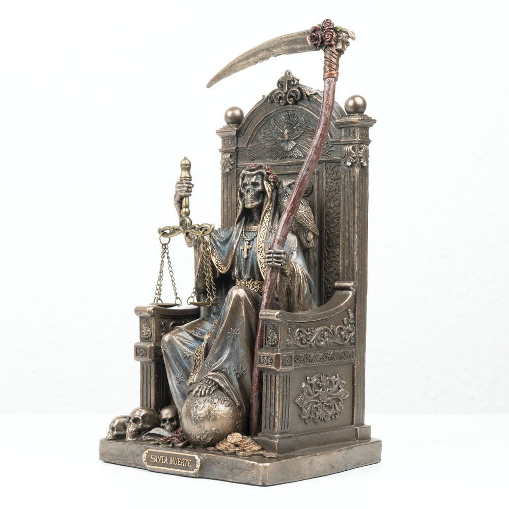 Santa Muerte Statue mit Sense und Waage (Kaltguss-Bronze Skulptur)