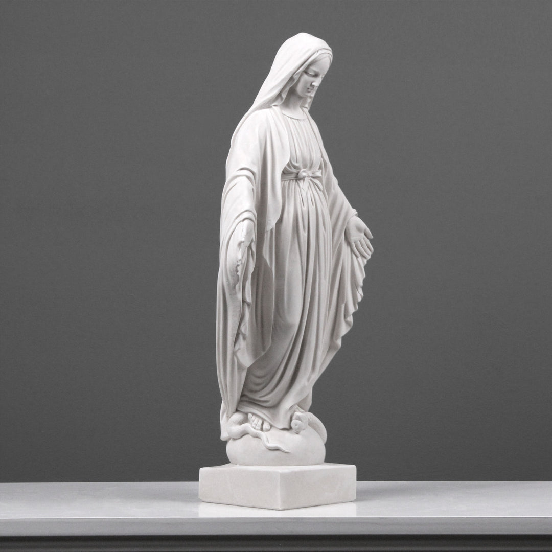 Jungfrau Maria Gartenstatue