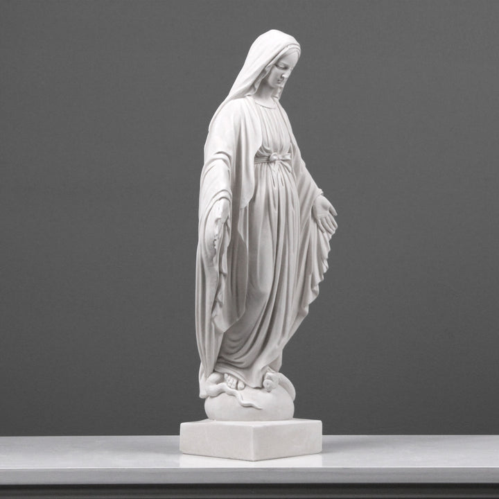 Jungfrau Maria Gartenstatue