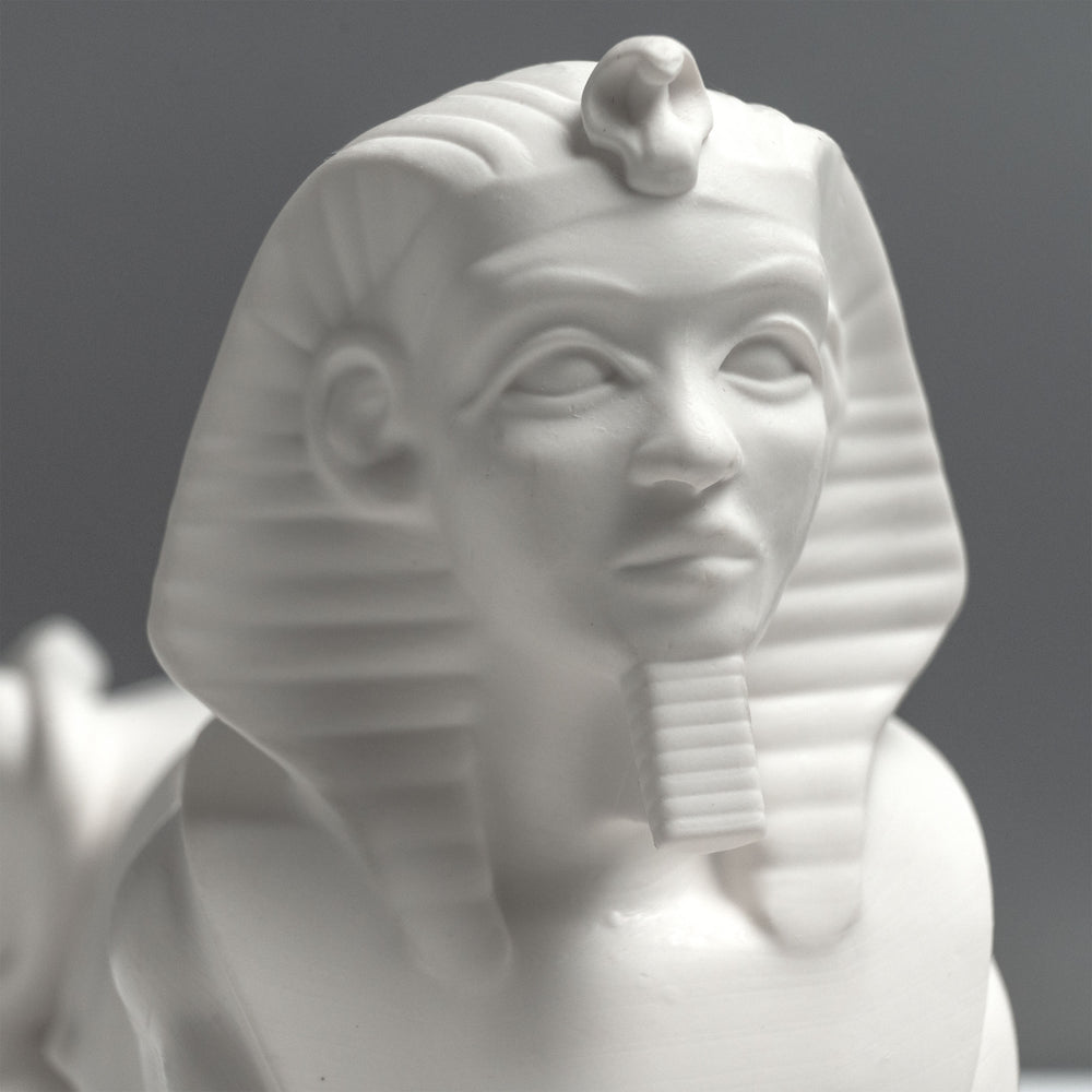 Ägyptische Sphinx Skulptur – Gizeh Statue in Weiß