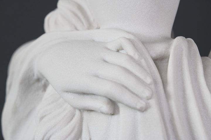 Venus als Wassertraegerin Statue (Mittel)