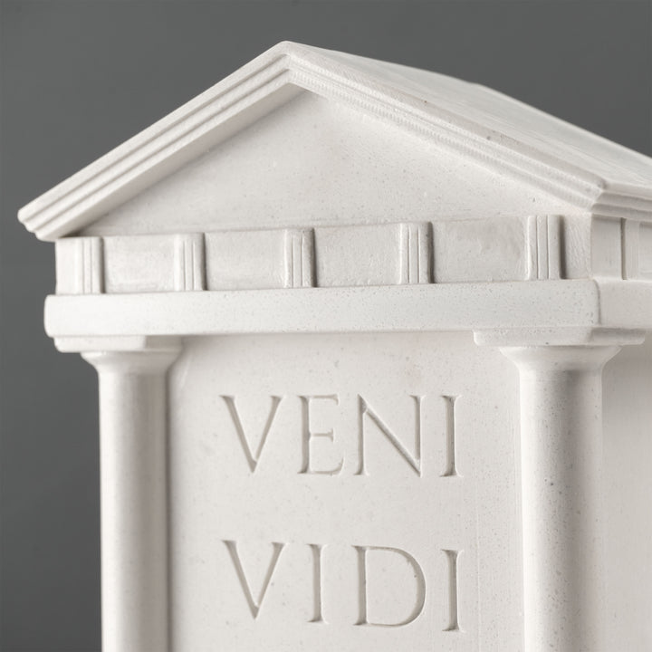 Veni Vidi Vici Buchstütze – Römische Tempelskulptur