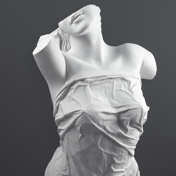 Weiblicher Torso mit Draperie (Moderne klassische Form)